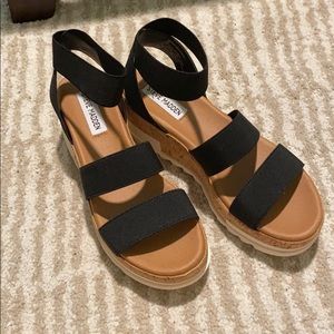 Steve Madden black platform shoes